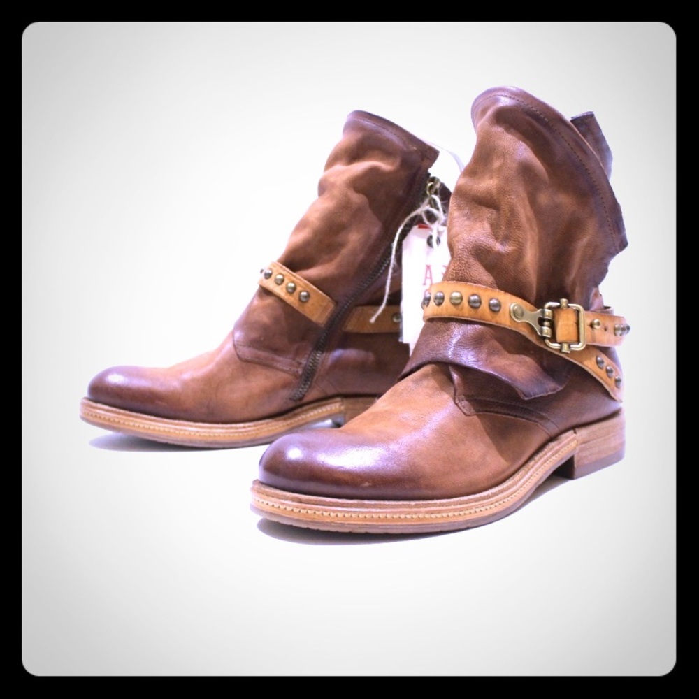 A.S. 98/ free people 🖤 Vari studded wrap boot